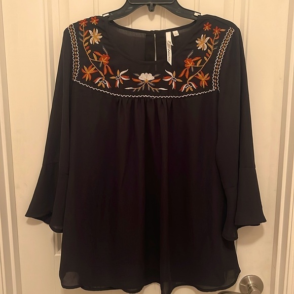 NY Collection Tops - NY Collection Sheer Ruffle 3/4 Bell Sleeve Top in Black. Women’s Tunic Size L